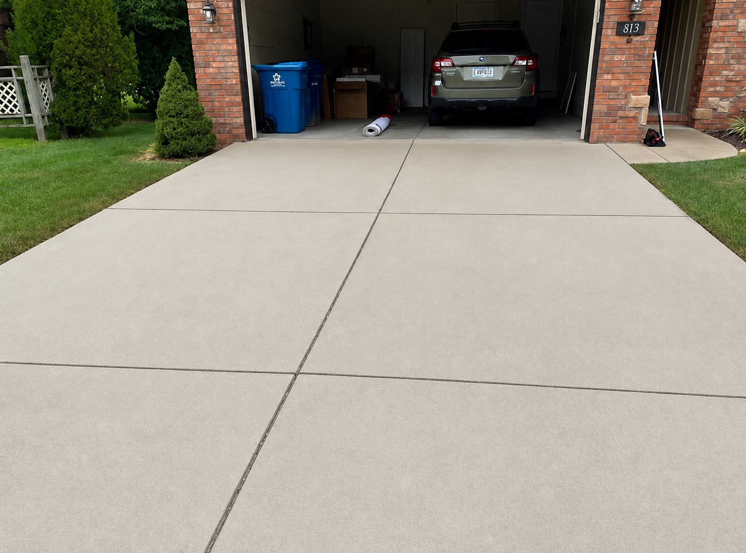 DRIVEWAY & CONCRETE CLEANING after cleaning